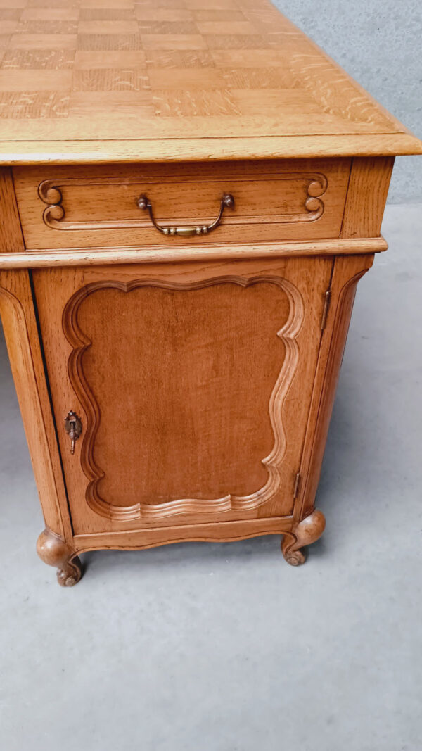 Дъбово бюро "Louis XV" 8 img 20260618 180848050