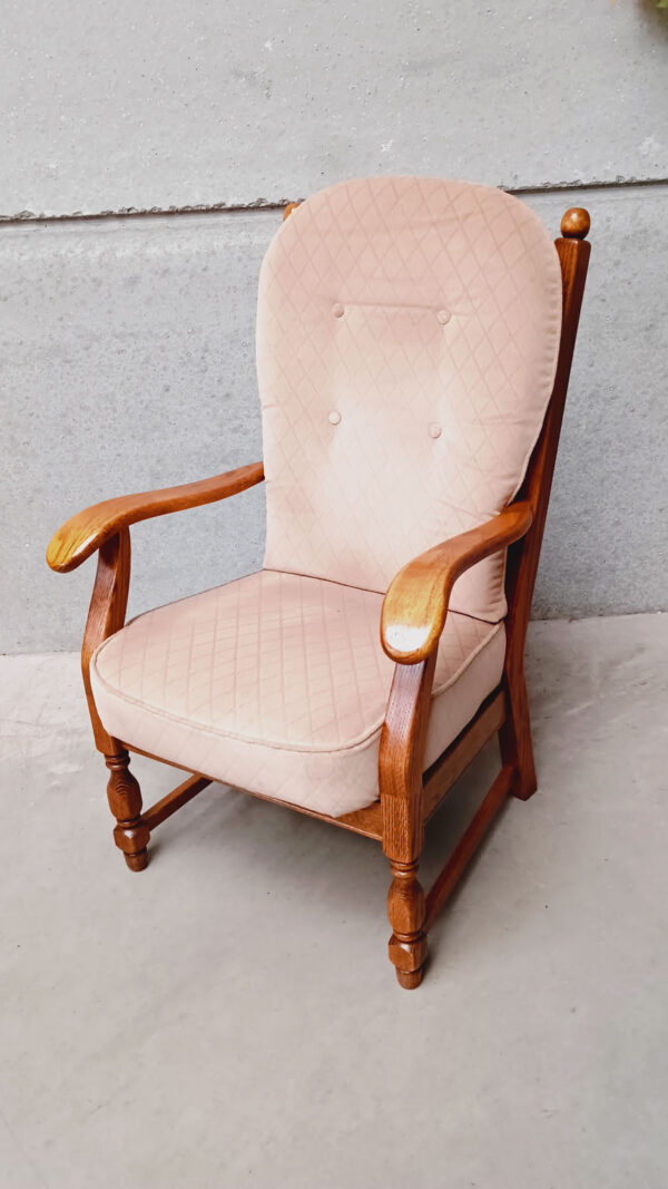Кресло Щуле Ома